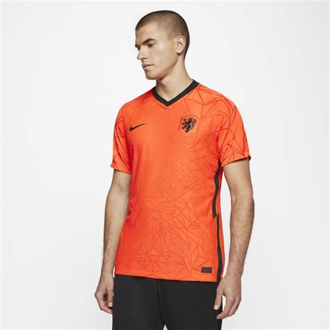 Nederland heeft altijd in oranje (thuis) shirts gespeeld. Nederlands Elftal shirt | 2020-2021 | 90 Football