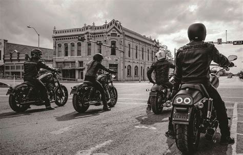 Tu Harley Davidson Dark Customtm Con El Nuevo Programa De Financiación