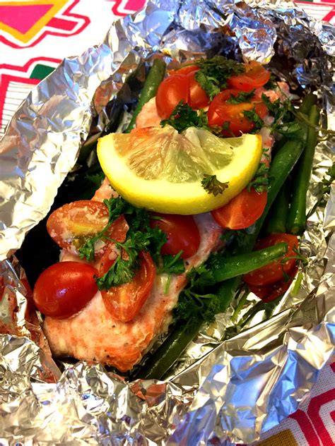 If cooking a light meal is your goal, cooking in a sealed aluminum foil packet is great. Garlic Salmon And Summer Vegetables In Foil Packets (Grilled Or Baked) - Melanie Cooks