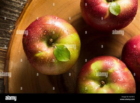 Mcintosh Red Apple Hi Res Stock Photography And Images Alamy