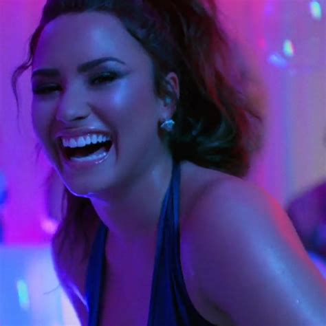Demi Lovato Festeja En El Videoclip De Sorry Not Sorry Formal Prision