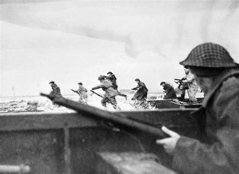 24 Harrowing Photos From The Front Lines Of D Day Canadian Soldiers
