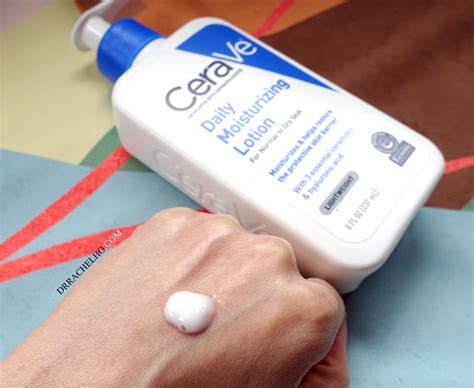 Though it says daily in the product name, you can use it twice a day—in the morning and at night. Dr Rachel Ho | cerave daily moisturizing lotion texture