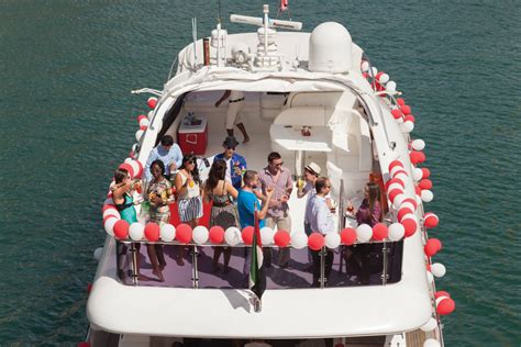 Birthday Party On Yacht In Dubai Uae Easy Yacht