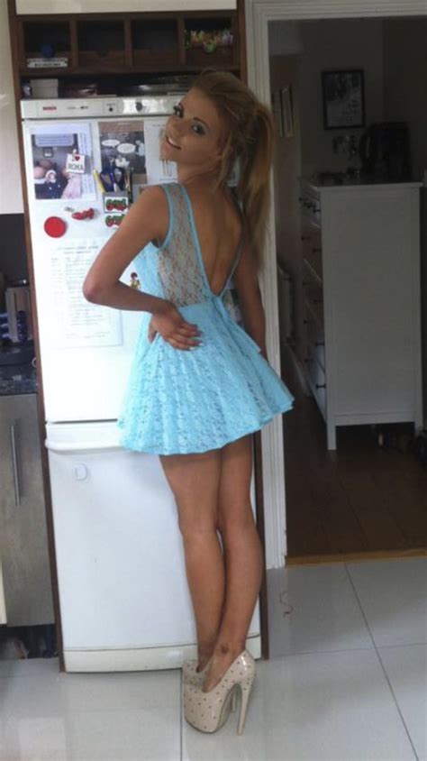 Pin By Plaid Skirts On Mini Dress Poses Fashion Tight Dresses Short