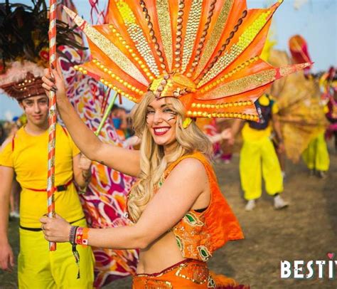 Get Festival Ready With These Creative Costume Ideas Stand Out From
