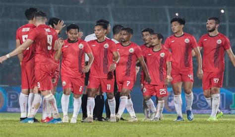 Persija #thejakmania #jakarta sobat sports, dalam latihan yang digelar pada hari rabu, 26 feb kemarin. Dampak Corona, Persija Jakarta Pangkas Gaji Pemain dan Pelatih