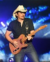 Brad Paisley’s Crushin’ It Tour Stage Includes Full Bar, Video Games ...