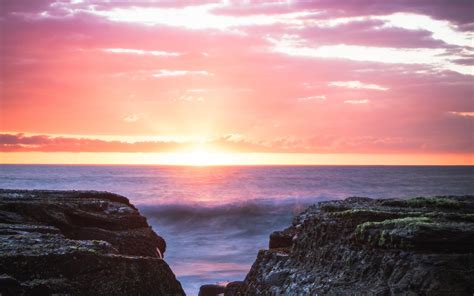 Download Wallpaper 3840x2400 Rocks Waves Sea Sunset Horizon 4k