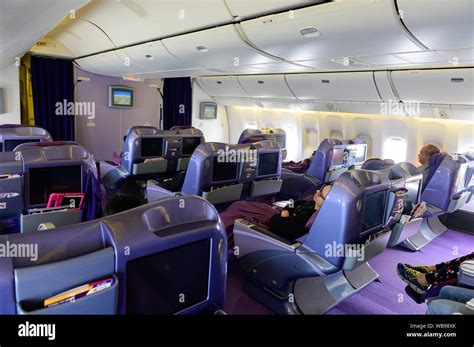 Thai Airways Boeing 777 200er Seats In Business Class Stock Photo Alamy
