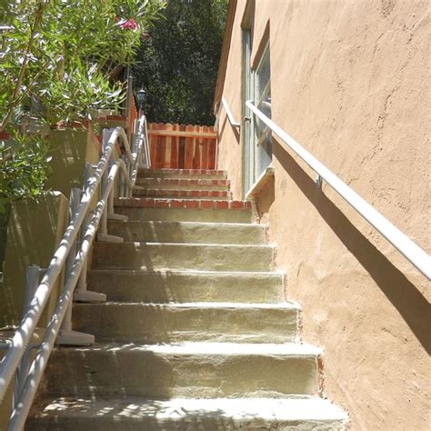 Curved stair lifts are for any staircase that has a spiral or goes around a corner. Handicare 2000 Outdoor Stairlift for Curved Stairs ...