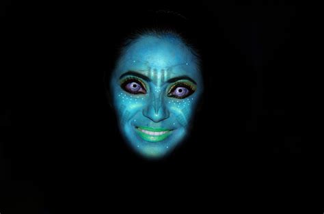 무료 이미지 초상화 고양이 같은 어둠 푸른 눈 마스크 여자들 머리 보기 포토샵 오르간 스크린 샷 화신