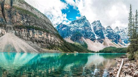 Moraine Lake At The Valley Of The Ten Peaks Banff National Park Backiee