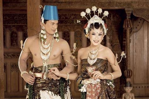 Asal Usul 5 Pakaian Tradisional Di Indonesia