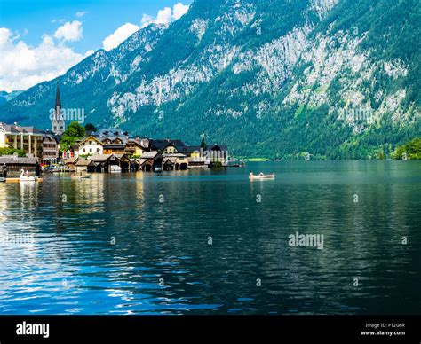 Austria Salzkammergut Lake Hallstatt With Hallstadt Stock Photo Alamy