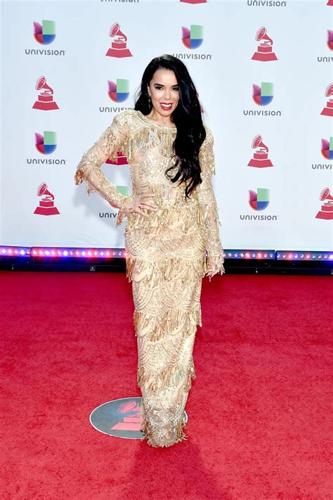 Los Looks De La Alfombra Roja De Los Premios Latin Grammy 2018 Infobae