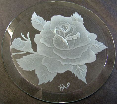 If you like glass engraving/etching and antique art that was accomplished in the past history, you will like this post. Sandblast carving of a rose | Ваза, Стекло, Выжигание