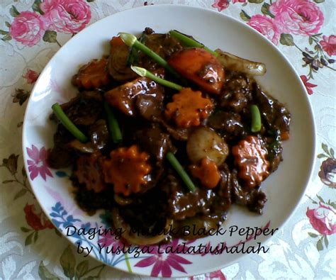 Masakan ni sedap di makan dengan nasi putih atau pun selain daripada daging, korang boleh juga guna ayam untuk buat masak black pepper ni. PinKitchen: DAGING BLACK PEPPER