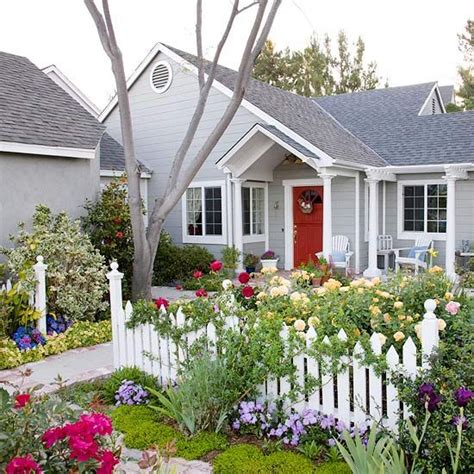 18 Simple Ways To Turn Your Front Yard Garden Into A Focal Point