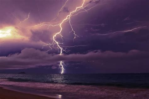 Lightning Over The Ocean Nature Pinterest Lightning And Ocean