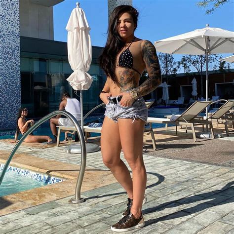 Claudia Gadelha R ClaudiaGadelha