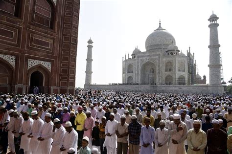 Is Religious Bias Destroying Indias Iconic Taj Mahal Al Arabiya English