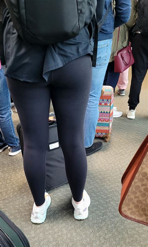 At The Airport Spandex Leggings Yoga Pants Forum
