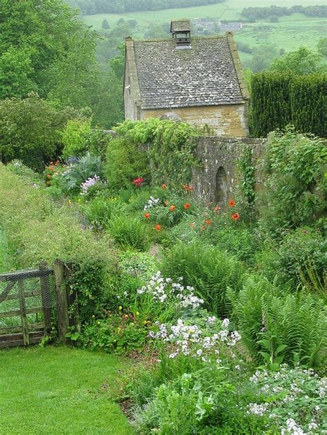 Beautiful French Cottage Garden Design Ideas 10 Roundecor