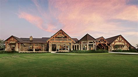 One Texas Couple Chooses An Impressive Timber Frame For Their Equally