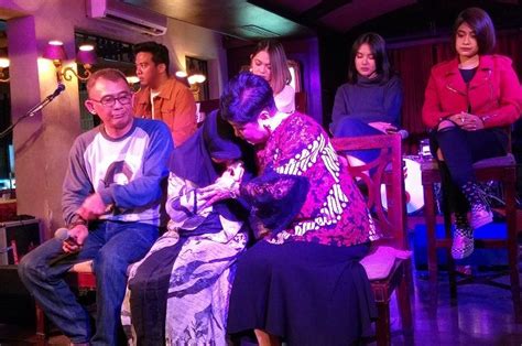 Check spelling or type a new query. Tangis Ibunda Nike Ardilla Pecah Saat Lagu Sang Anak Berjudul 'Mama Aku Ingin Pulang' Diputar