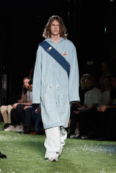 Learn how to use membership rewards points: OFF-WHITE C/O VIRGIL ABLOH SPRING SUMMER 2019 MEN'S COLLECTION | The Skinny Beep