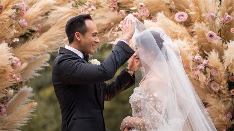 Discover the best free photos from vincent tan. Chryseis Tan Wore Oscar de la Renta for Her Fall Foliage ...
