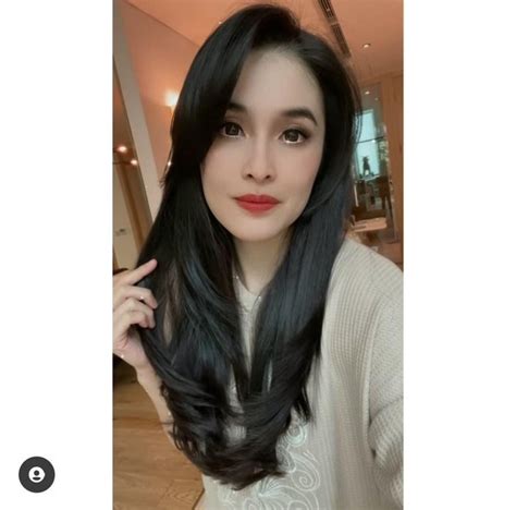 Potret Sandra Dewi Usai Potong Rambut Cantik Banget Sampai Disebut