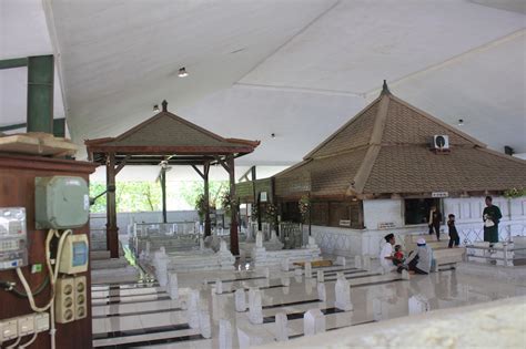 Makam Sunan Drajat Ayo Dolen Nang Lamongan Lamongantourism