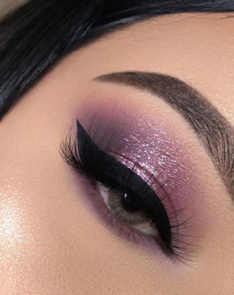 Best Eye Makeup Looks For 2021 Glitter Purple And Liner