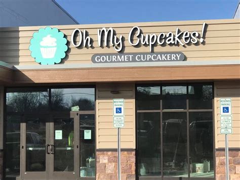 oh my cupcakes sets opening day siouxfalls business
