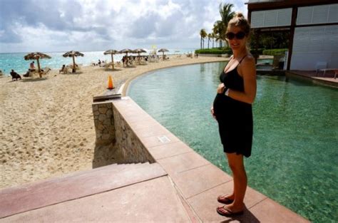 First Pregnancy 21 And 22 Weeks Pregnant In A Bikini Caffeinated Chaos
