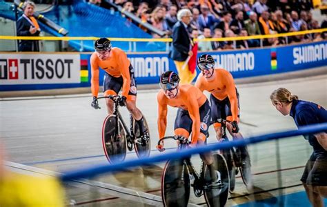De nederlandse baanwielrenners zijn op het onderdeel teamsprint olympisch kampioen geworden. Kan Nederland ook vlammen op dag 2 van het WK ...