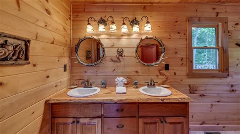 Blackbear cabin rental information available on airbnb letchercounty kentucky. Black Bear Lodge Rental Cabin - Blue Ridge, GA