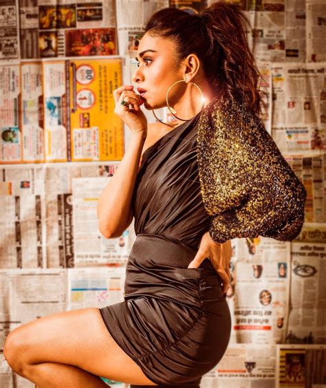 Khatron Ke Khiladi 10 Contestant Amruta Khanvilkar Insta Photos Prove She Is A True Fashionista