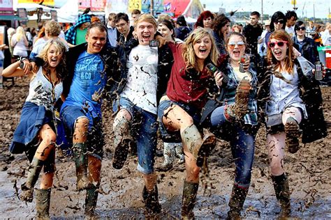 Muddy Festivals Festival Style Glastonbury 2016 Festival Friends