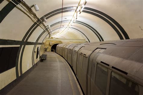 A Guide To London S Underground Abandoned Ghost Stations Londontopia