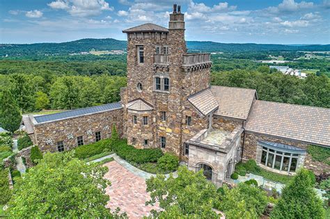 In fayetteville there are a lot of parks. A CLOSER LOOK: Fayetteville castle up for auction | KNWA FOX24