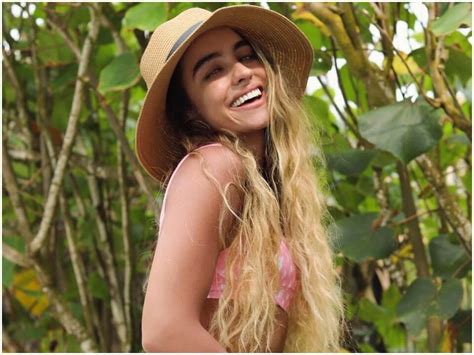 Well, sommer ray earned most of the money from the promotional post on her instagram. Sommer Ray Biography, Age, Height, Boyfriend, Net Worth ...