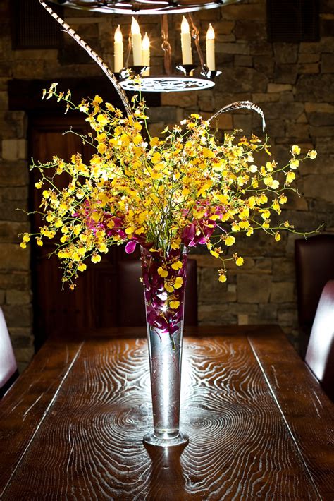 Wholesale vases for centerpieces & floral arrangements. Tall flower arrangements