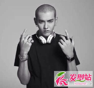 Maybe you would like to learn more about one of these? 吴亦凡帅气发型图片 硬汉寸头发型霸气侧漏-男士短发-发型站_最新流行发型设计发型图片与美发造型门户网