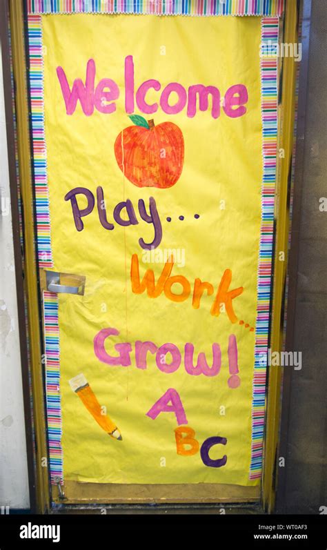 Welcome Sign On Inside Of Kindergarten Classroom Door Hi Res Stock