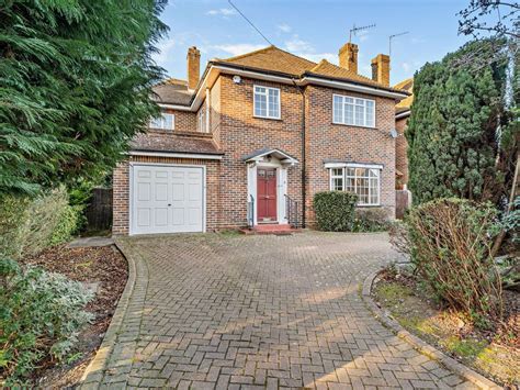 4 Bed Detached House For Sale In Cuckoo Hill Road Pinner Ha5 Zoopla