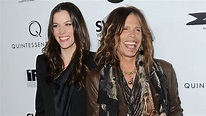 Liv Tyler gives big thumbs-up to father's fiancee | CNN