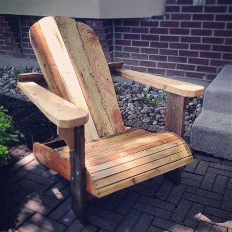 Free adirondack chair plan from wood gears. DIY Comfortable Pallet Adirondack Chair | 101 Pallets